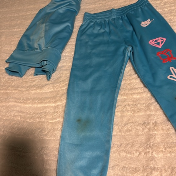 NIKE Youth, Jogger Suit, used, with stain(shown in pics). SZ 5/6 blue/multicolor - Picture 3 of 6